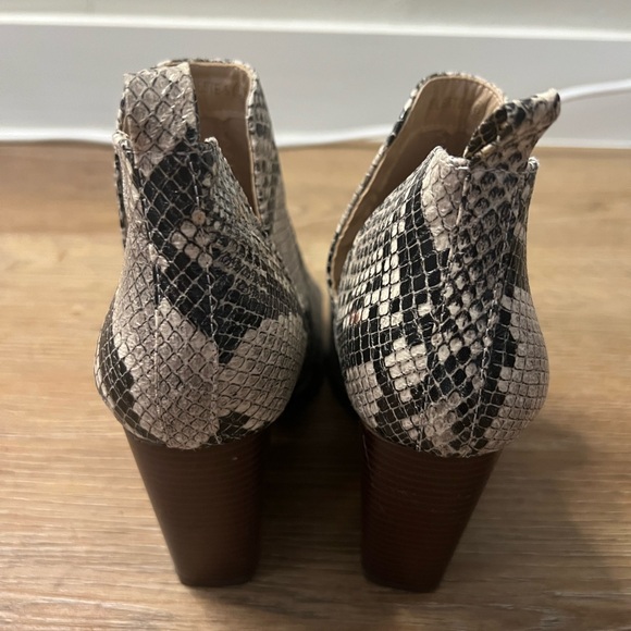 Mata Black and White Pointed Toe Snakeskin Ankle Boots - Picture 3 of 6